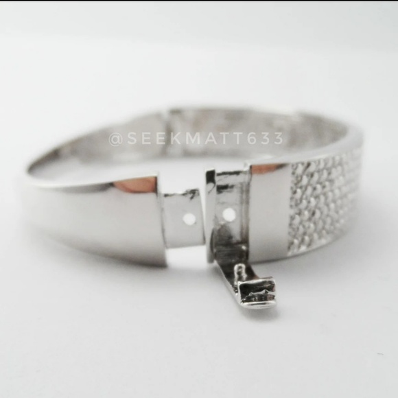 Genuine Diamond Accent 6" Textured Bangle - Picture 2 of 4